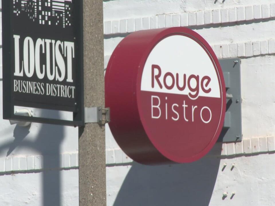 Despite new ordinance, St. Louis restaurant owner says city's liquor