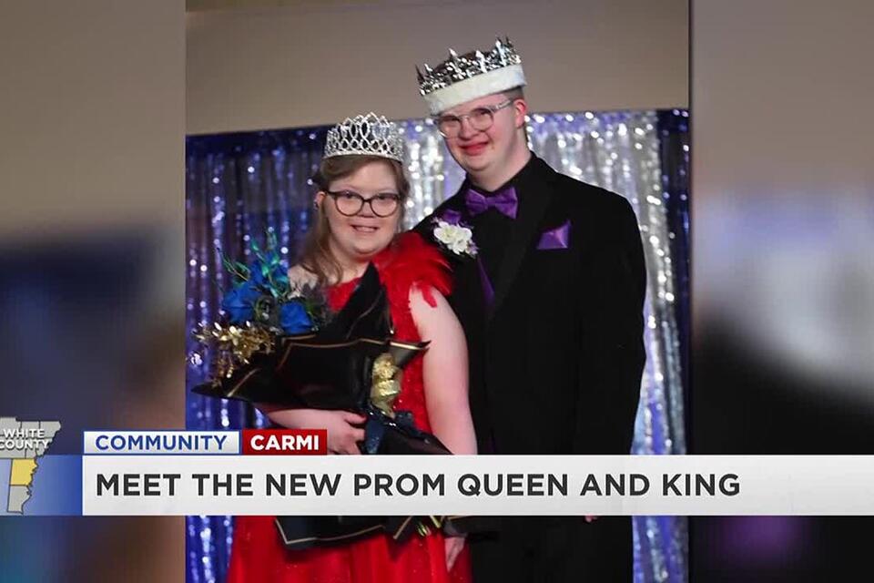 Carmi teens with Down syndrome crowned Prom King and Queen NewsBreak(01)