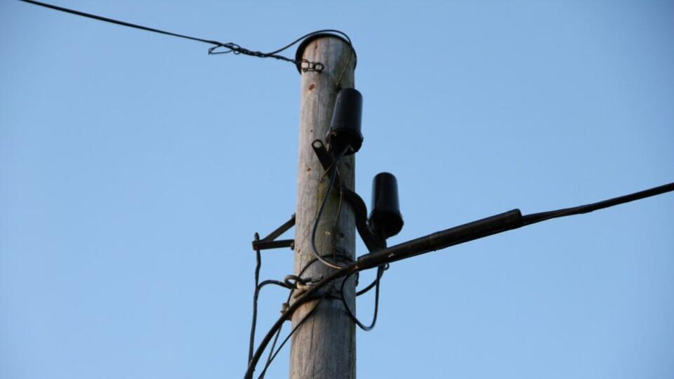 The FCC has paused Verizon’s copper landline shutdown in nine states ...