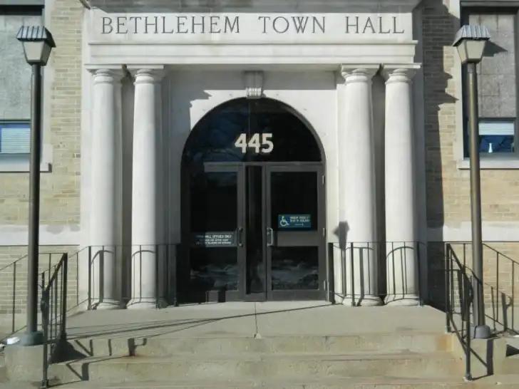 Residents raise concerns over proposed cell tower in Glenmont - NewsBreak