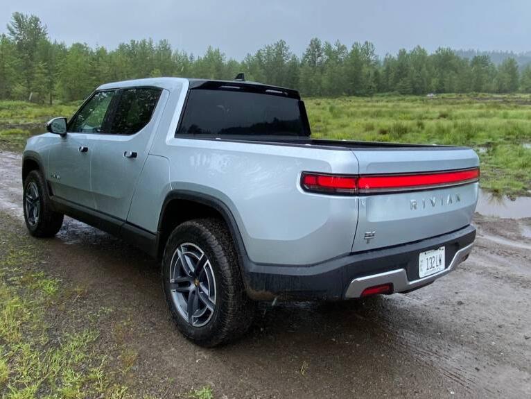 Updated 2025 Rivian R1S and R1T offers up to 1,025 hp