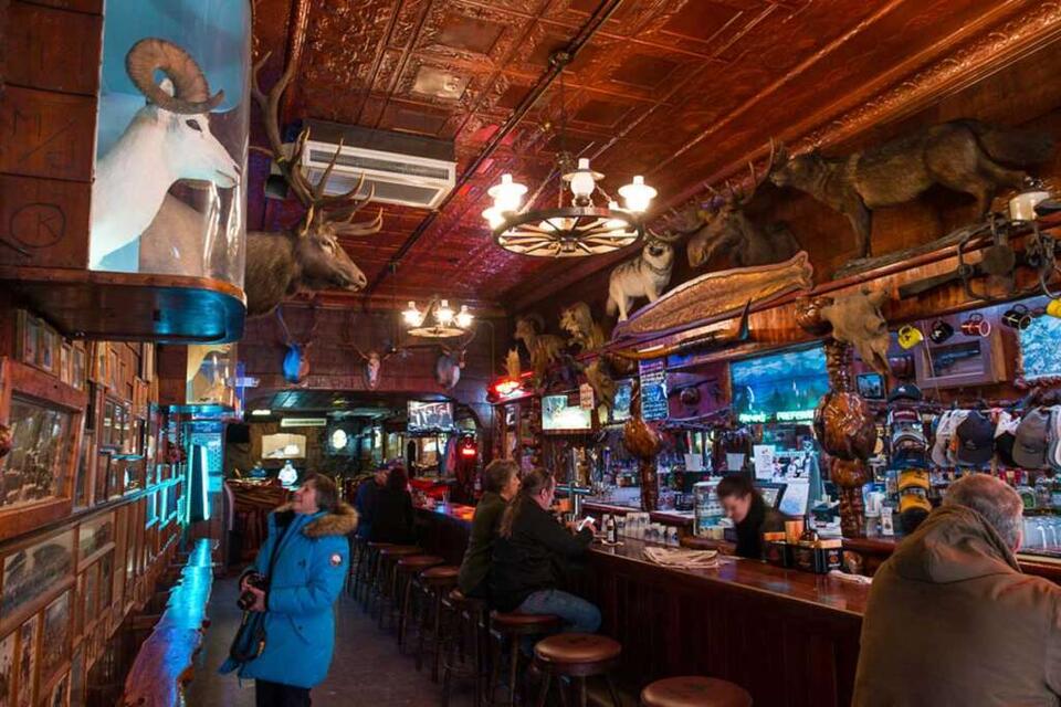 15 Old School Cowboy Saloons That Still Exist Today - NewsBreak