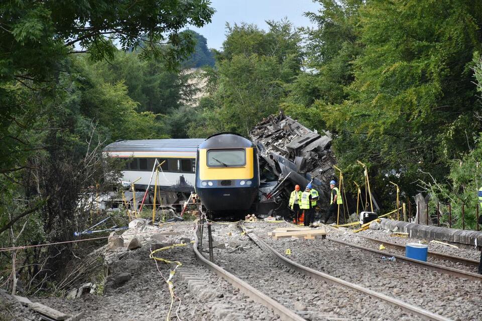 Signaller ‘compliant’ with rules in instructions to train crash driver ...