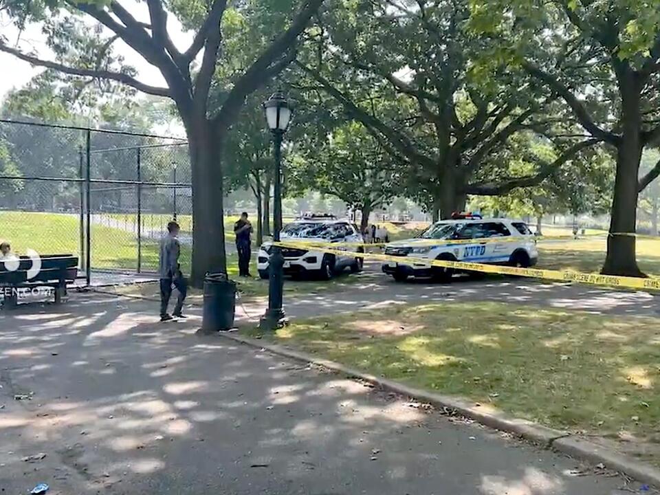 Man critically injured in stabbing near Brooklyn park
