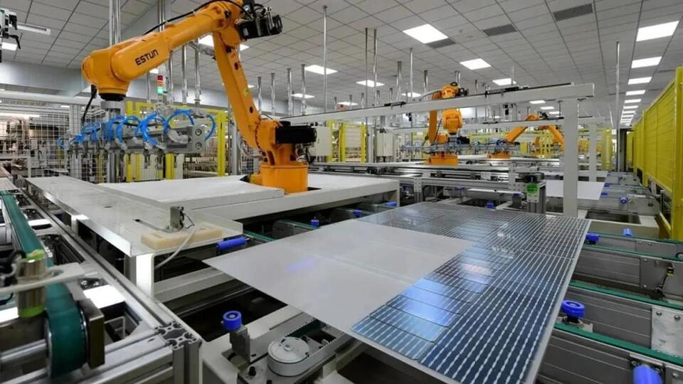 Corning snaps up JA Solar’s US factory as Chinese parts face tax credit ...