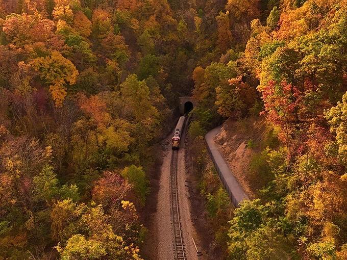 The Scenic Train Ride In Virginia Is One Of America’s Most Beautiful ...