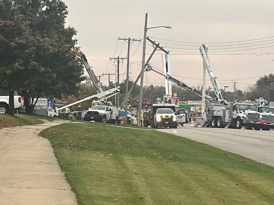 Driver cited for knocking down power line that caused Cedar Rapids ...
