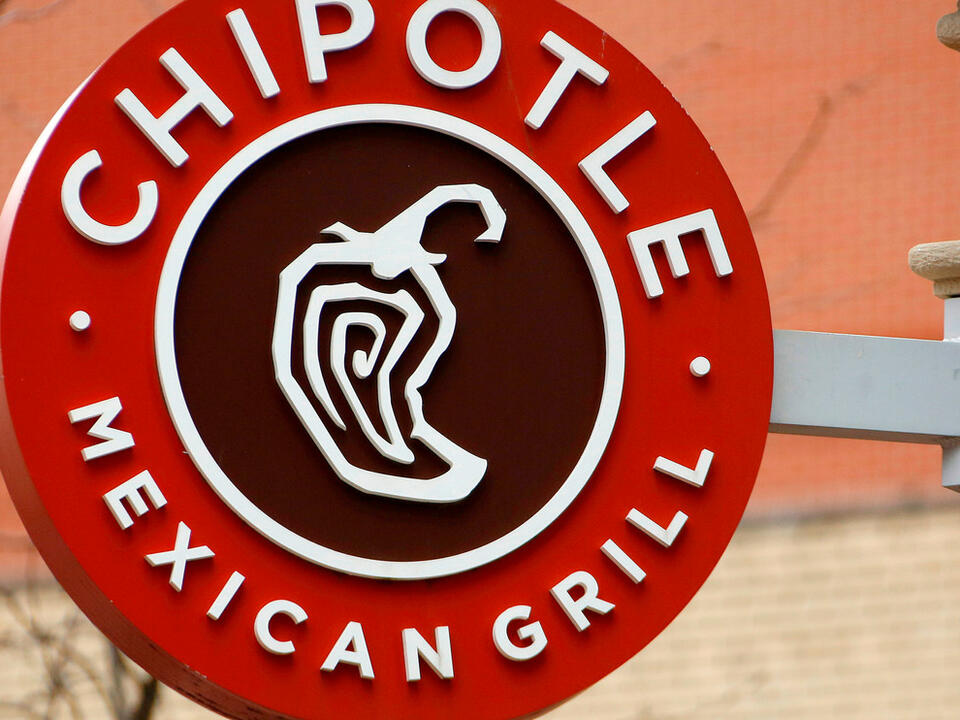 Mexican on the move Greater Cincinnati Chipotle location opens with drivethru