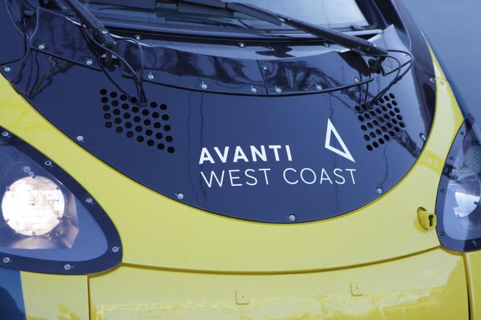 Fallen tree closes major cross-border rail line - NewsBreak
