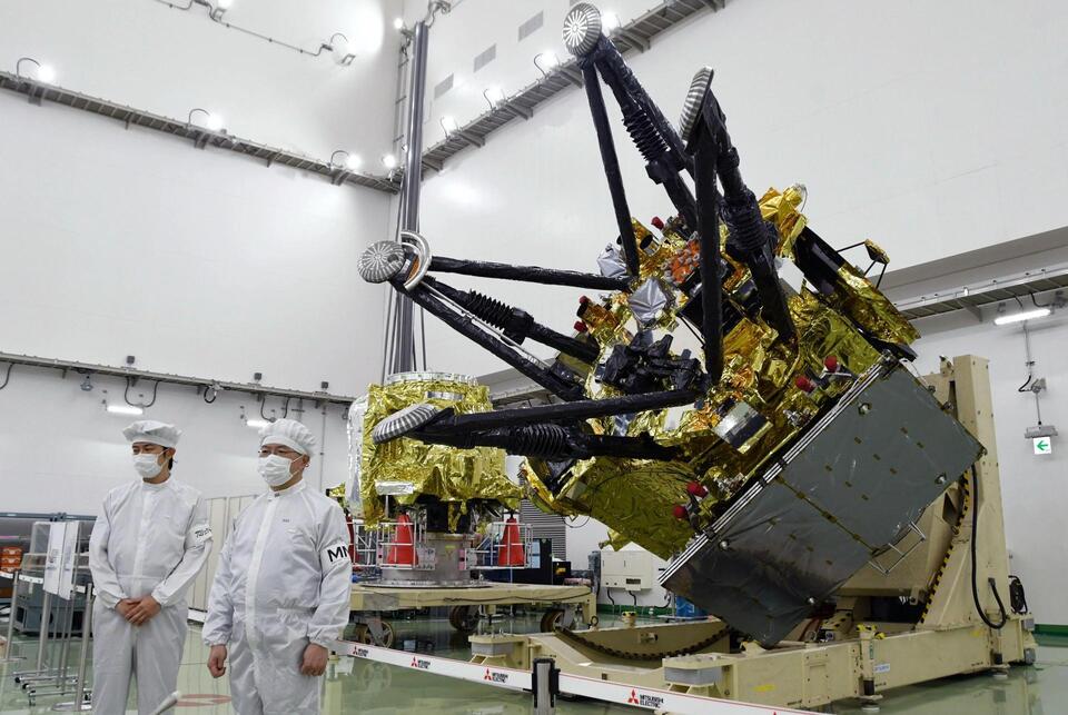 Japan launches ambitious robotic mission to Martian moon Phobos