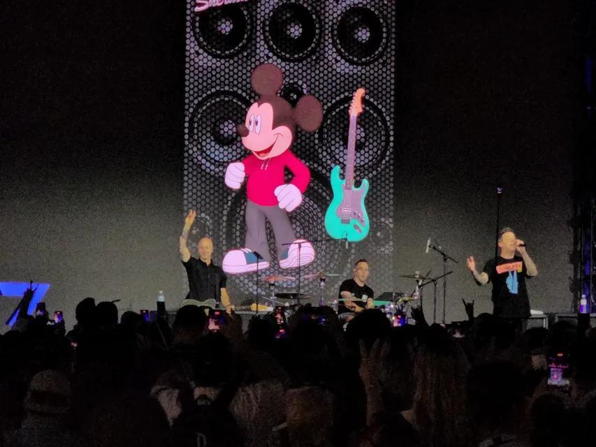 D23 2024: Simple Plan performs live, new pop-punk cover of “Can You ...