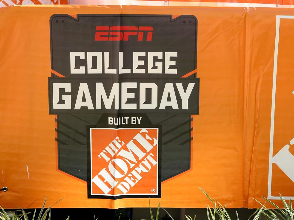 Where is ‘College GameDay’ this week? Location, schedule, guest picker ...