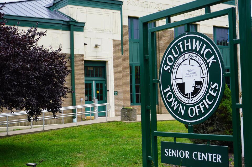 Select Board urges town staff to adopt unused payroll technology