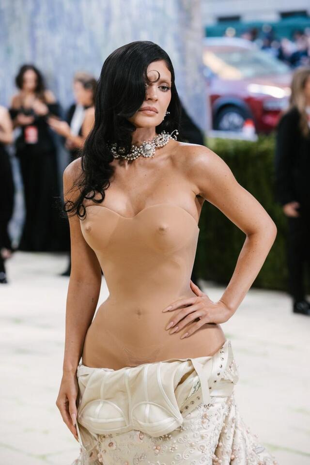 Breaking Down Kylie Jenner’s Breast Augmentation
