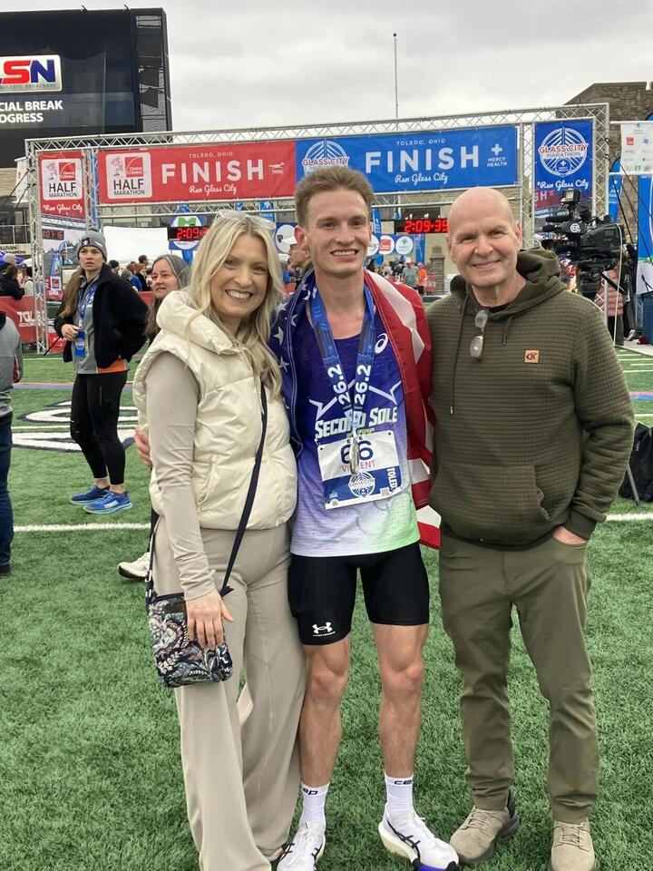 Howland graduate Vinny Mauri talk of running world after winning Toledo ...
