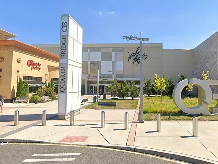 BoxLunch Coming Soon to Quaker Bridge Mall in Lawrence, NJ