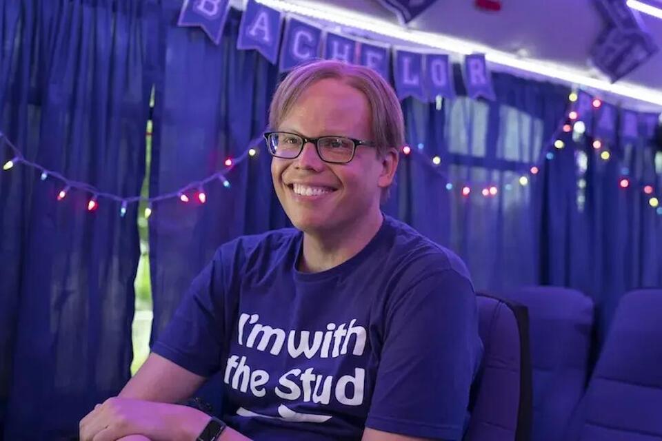 San Antonio native Jeff Hiller wins Emmy Award for comedic acting ...