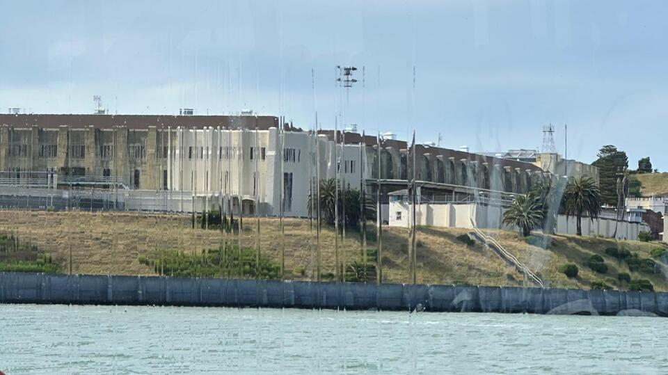 Former California prison guard admits to planting contraband to boost