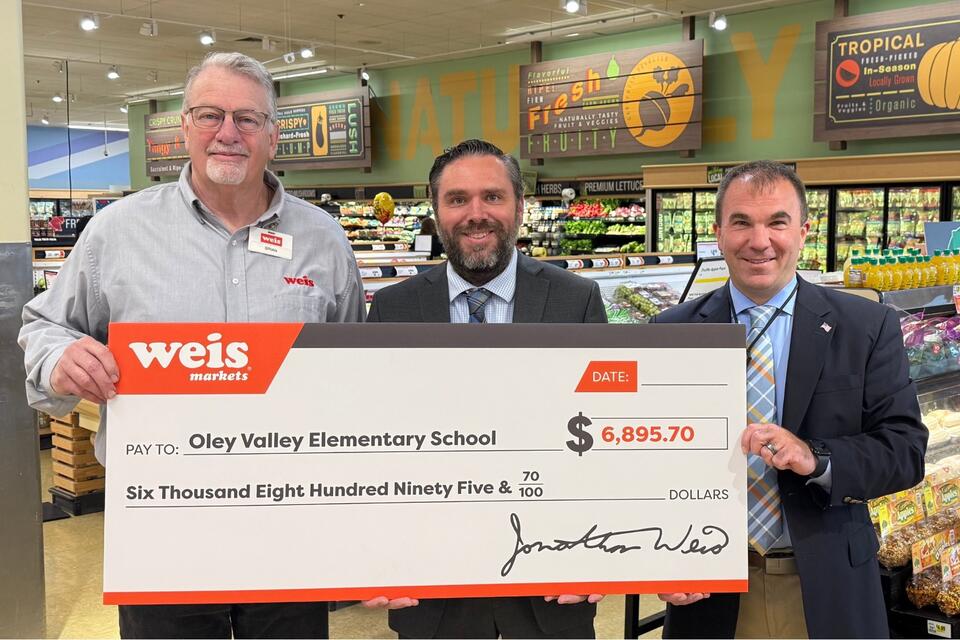 Weis Markets donates nearly $7,000 to Oley Valley Elementary School ...