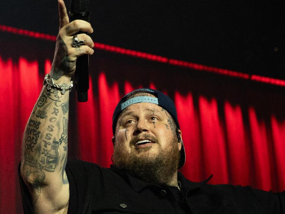 Jelly Roll Helps Kick Off Season 50 of ‘Saturday Night Live’ as Fans