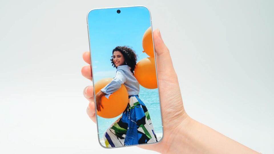 Tecno Wants to Delete the Smartphone Display Bezel