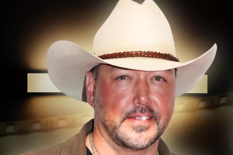 Jason Aldean’s New Custom Tour Bus Is Fancy! [Pictures] - NewsBreak
