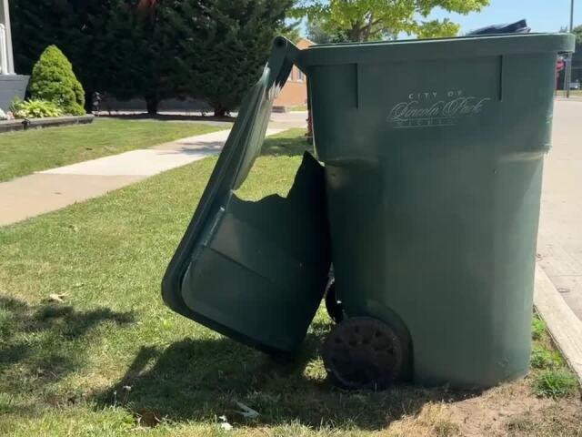 Lincoln Park residents say garbage truck is breaking their trash can lids