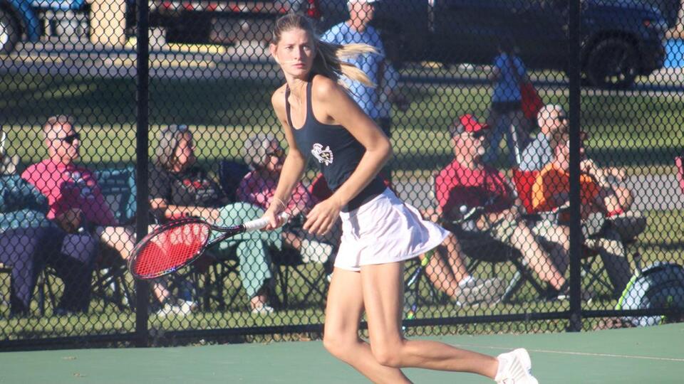 Saxony tennis records first undefeated regular season in Crusaders history