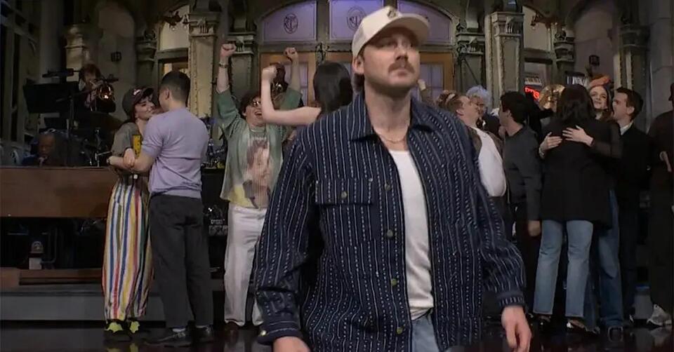 Truth Revealed Behind Wallen's Sudden 'SNL' Exit — And Why He(02)