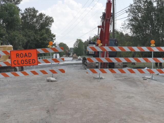 Gladeville bridge closure adds time to commutes as project delays continue