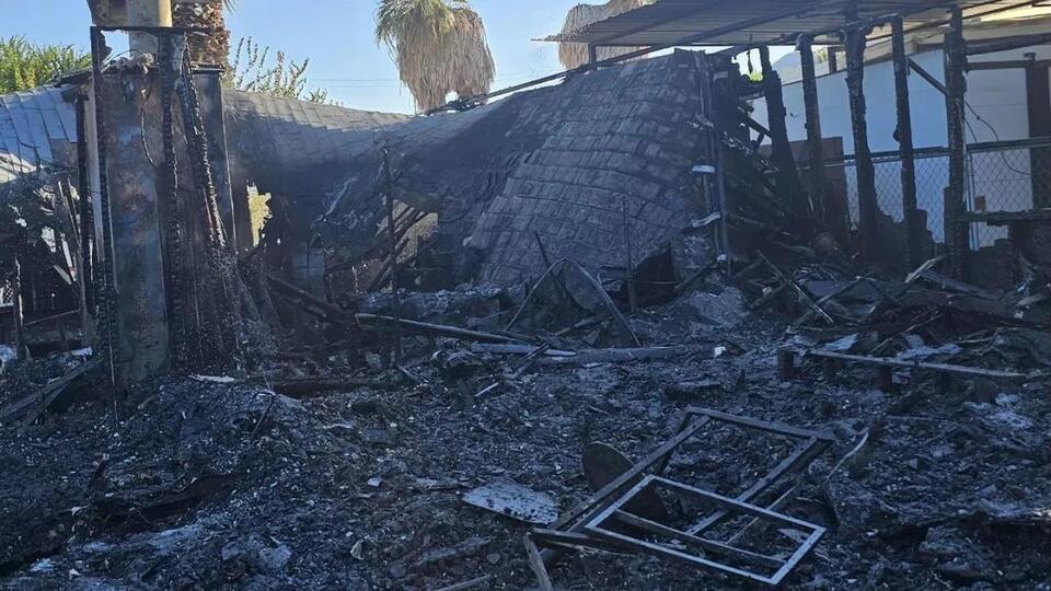 House near Salton Sea caught on fire, deemed a total loss - NewsBreak