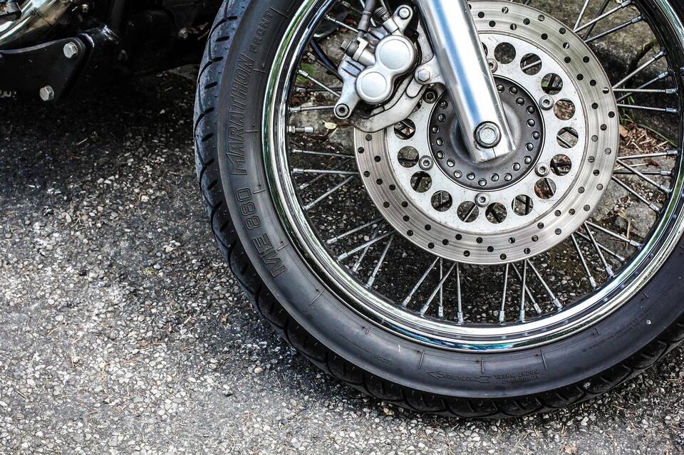 Motorcyclist killed in Benton County collision with pickup truck