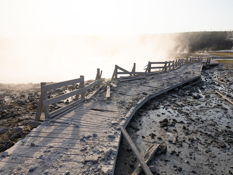 Machine Learning Reveals Tenfold More Earthquakes Beneath Yellowstones Surface as a Hidden Geothermal Reservoir