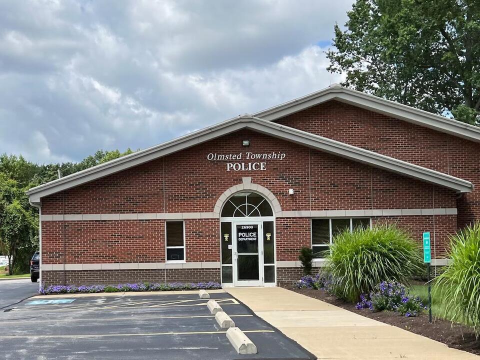 FORE! Man warned for hitting golf balls on the Metroparks trail