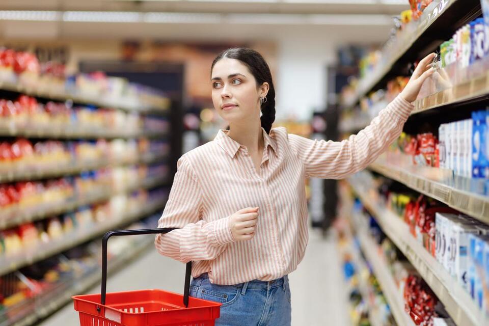 12 Surprisingly Common Items People Steal From Grocery Stores - NewsBreak