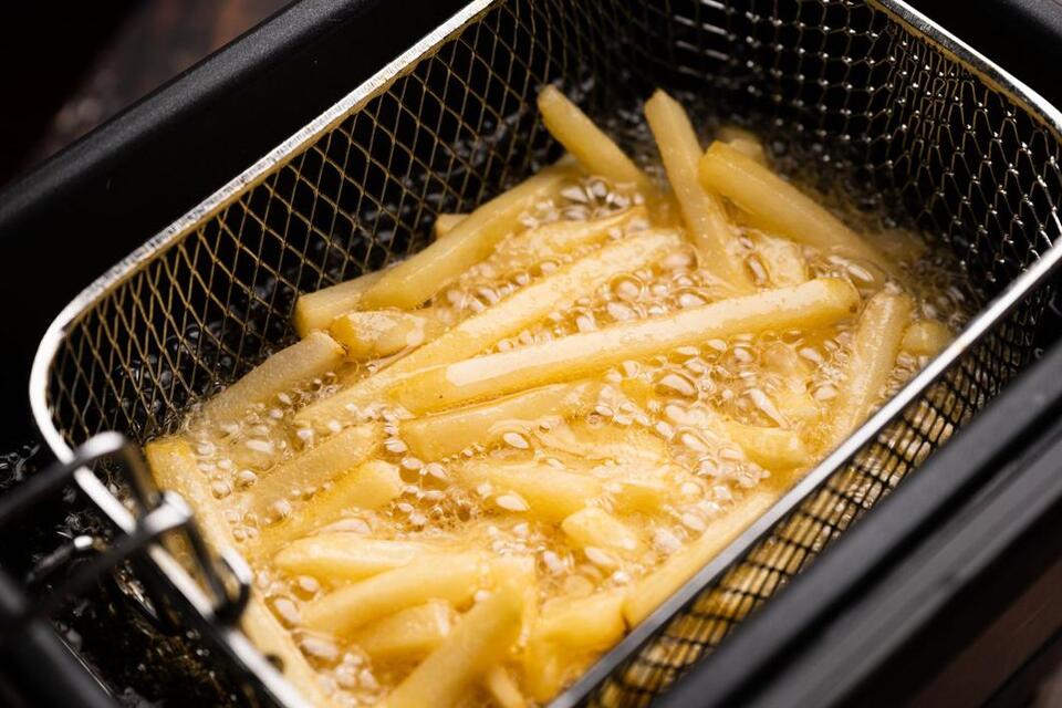 6 Restaurant Chains That Cook Their Fries in Beef Tallow - NewsBreak