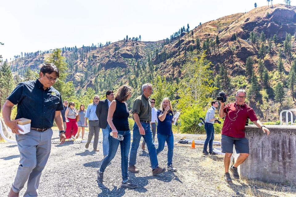 RFK Jr. expresses support for salmon, tribes during visit to Nez Perce ...