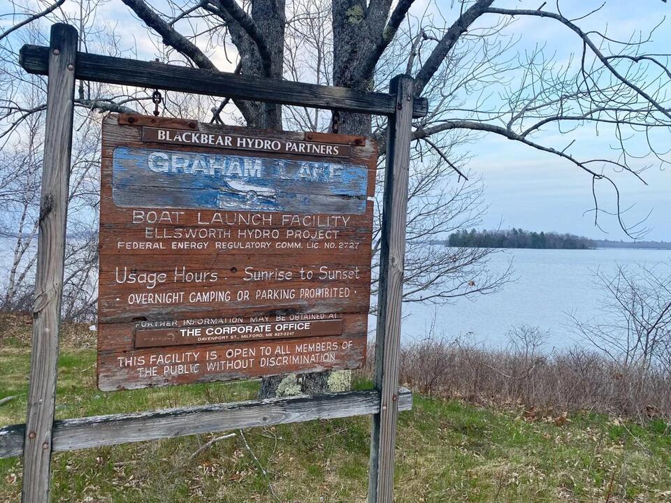 Body of missing paddleboarder found in Ellsworth lake - NewsBreak