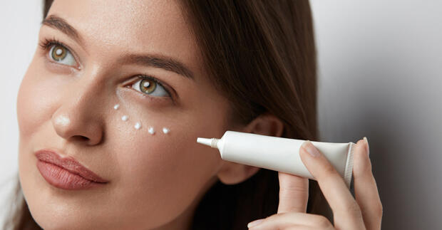 This Super Hydrating  Eye Serum For Dark Circles With Over 8k Reviews Helps Get Rid Of Puffiness – NewsBreak