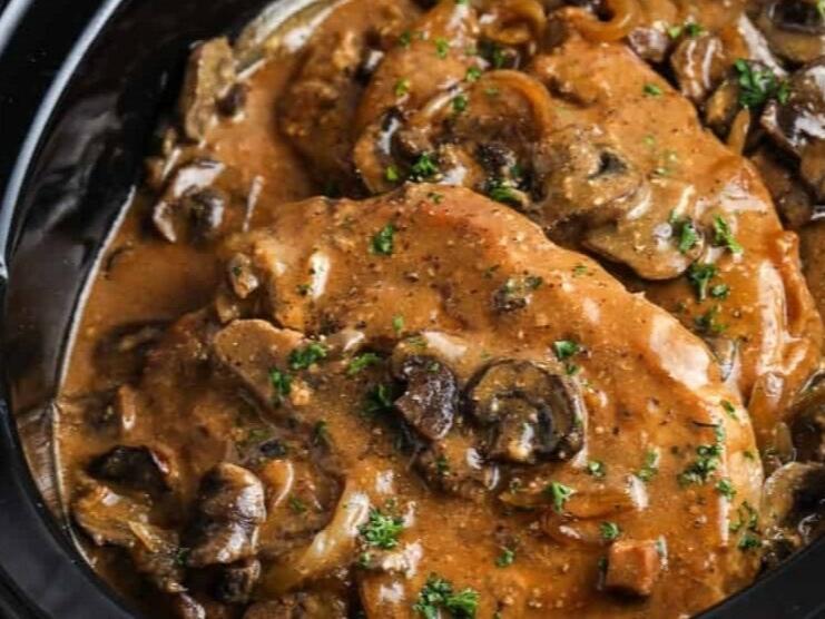Simple & Delicious Slow Cooker Smothered Pork Chops
