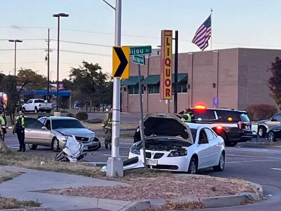 Colorado Springs Fire Department responding to crash, people trapped in