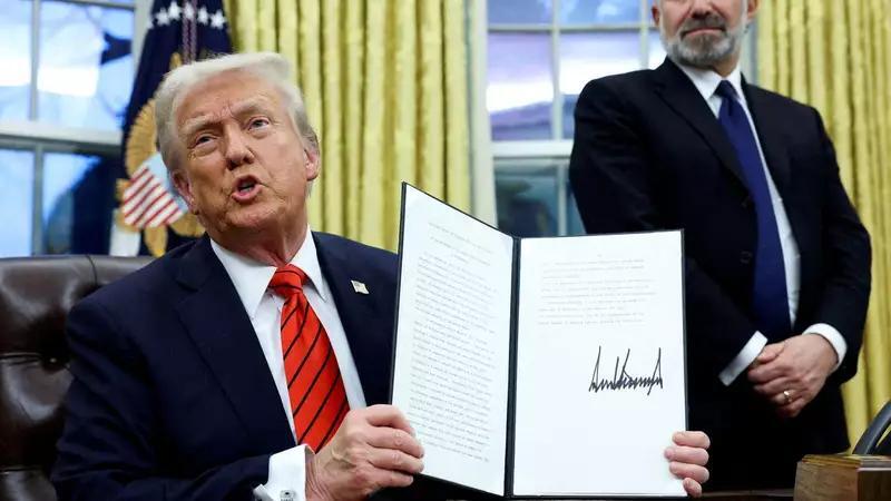 Trump handed 'historic indictment' as economy in worst shape since ...