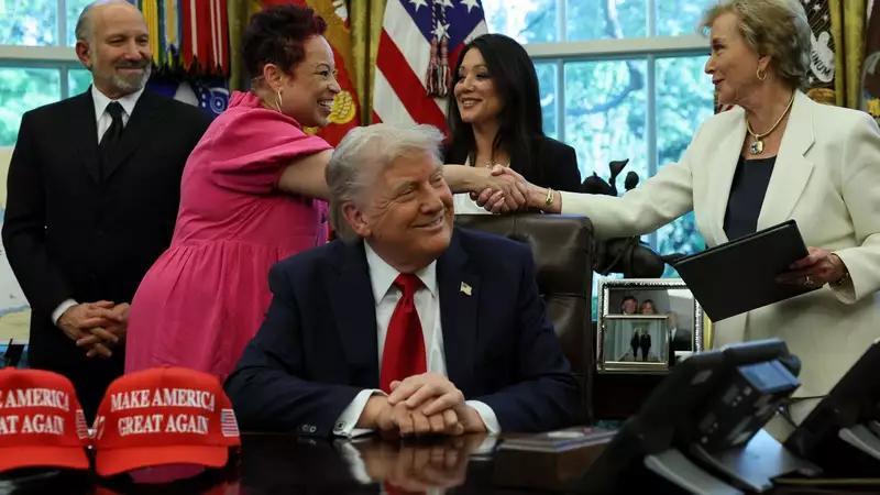 Chaos engulfs Education Dept over Trump’s ‘cartoon’ student loans plan ...