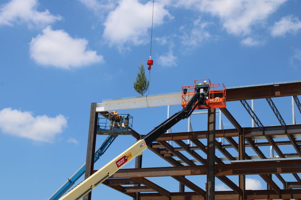 Children's hospital commemorates construction milestone in Wentzville