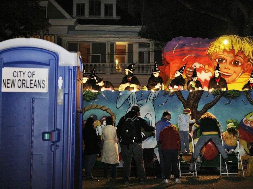 Here's where to find public restrooms along 2024 Mardi Gras parade