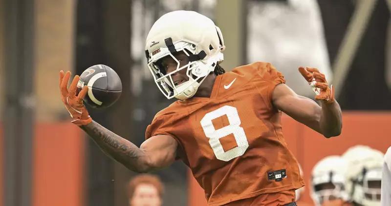 Texas Longhorns Football trio named to Earl Campbell Tyler Rose Award watch list