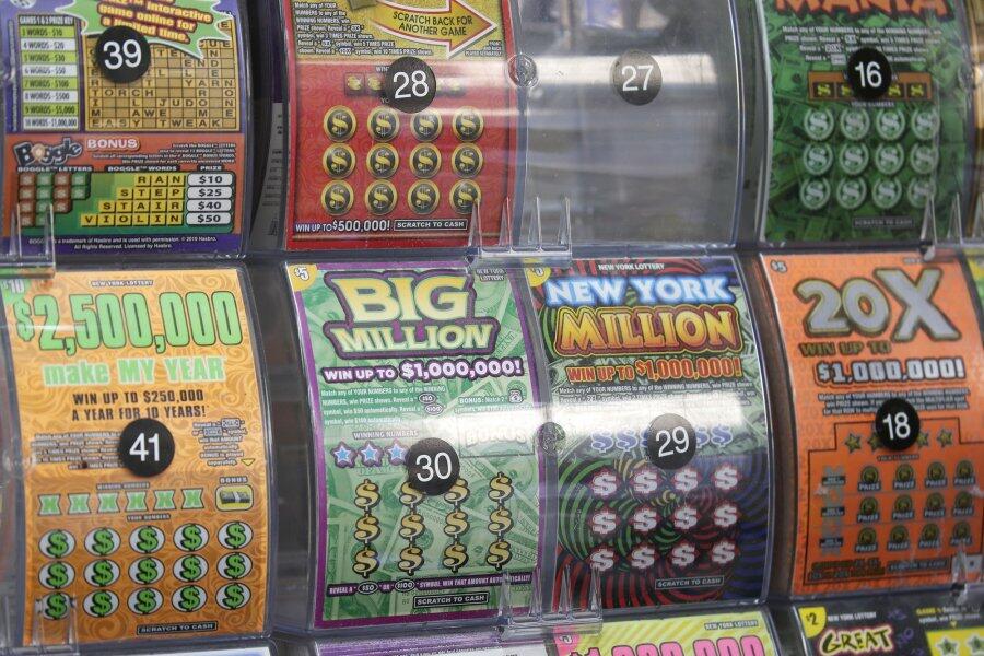 Connecticut Lottery player wins two big scratchoff prizes in one week(03)