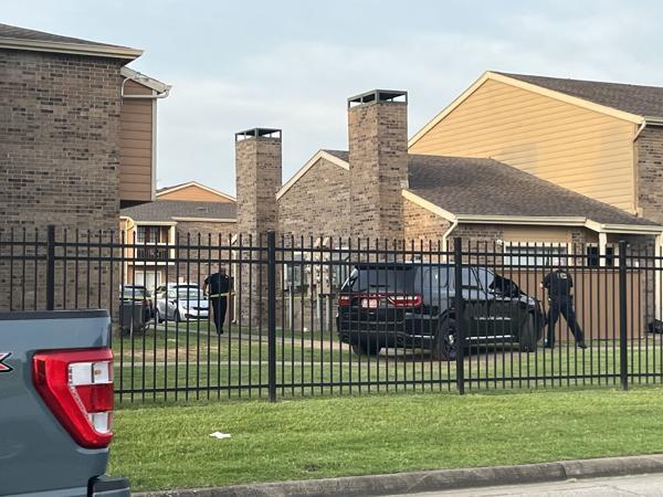 Large police presence at south Tulsa apartment complex - NewsBreak