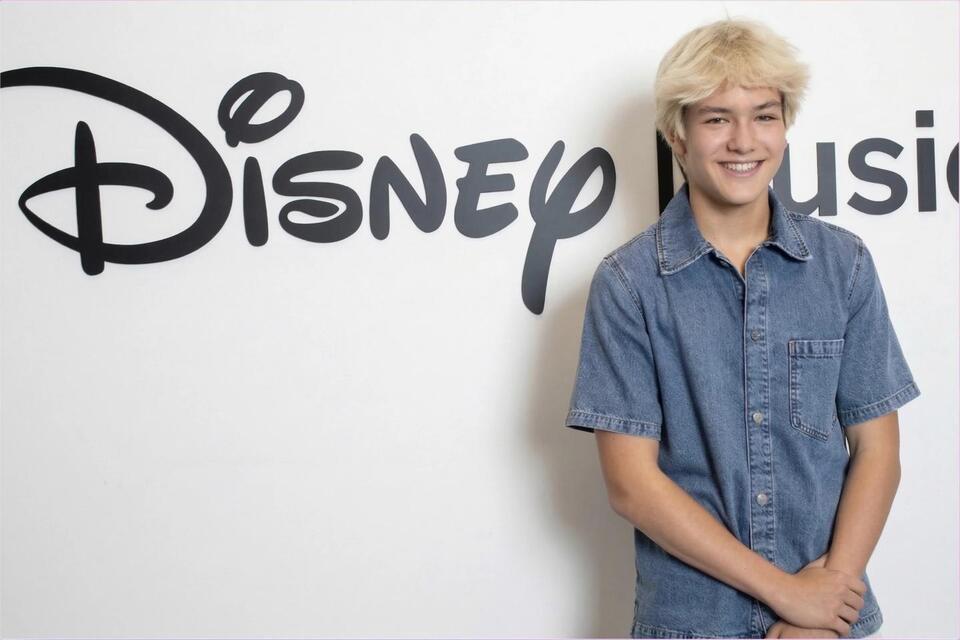 Hudson Stone Signs to Hollywood Records - NewsBreak