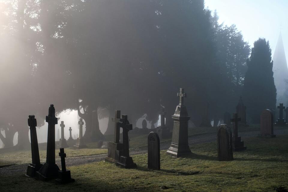 The 3 scariest NJ cemeteries that will make your blood run cold NewsBreak